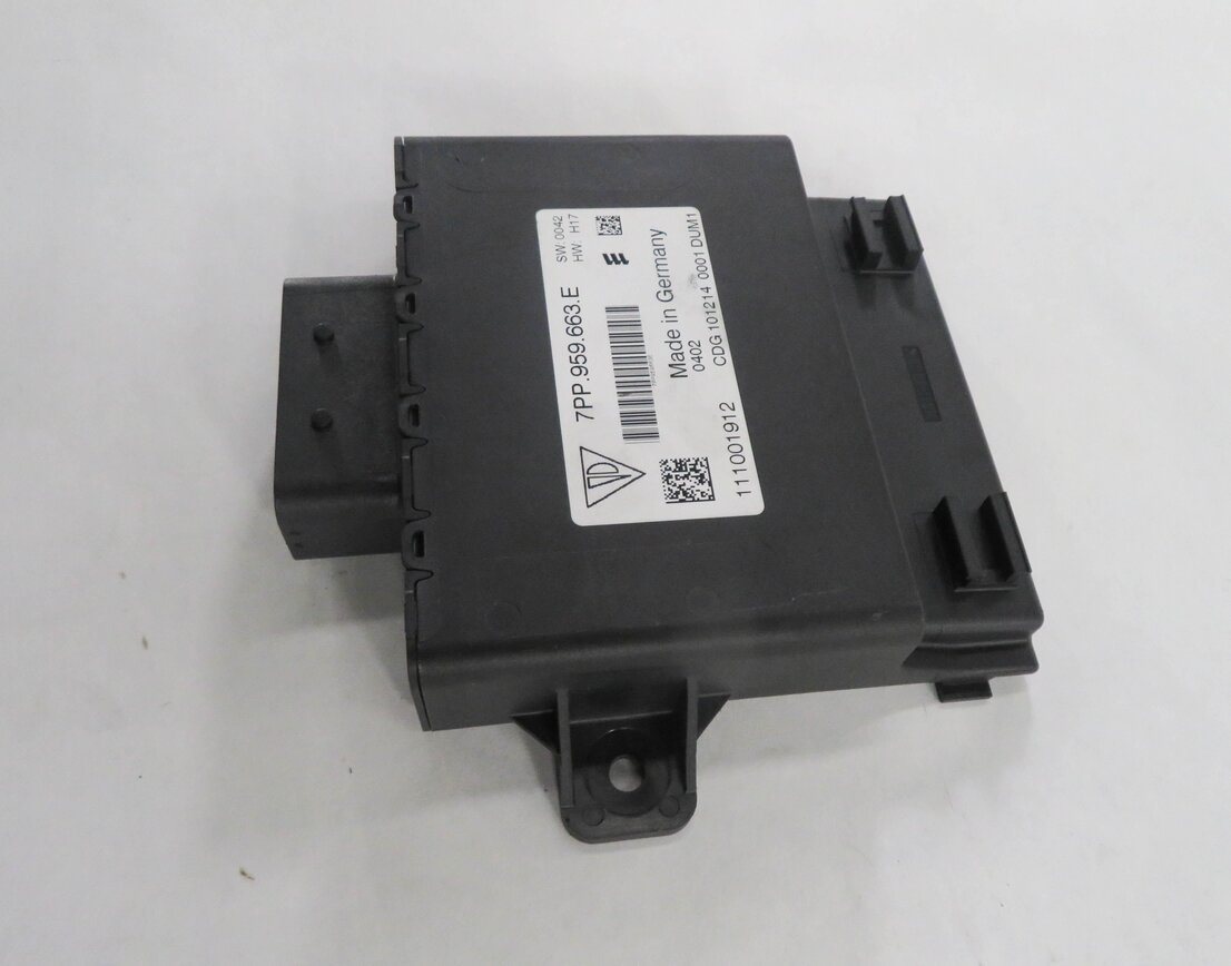 Thumbnail 3: 2016 PORSCHE CAYENNE GTS (958) VOLTAGE CONVERTER CONTROL MODULE