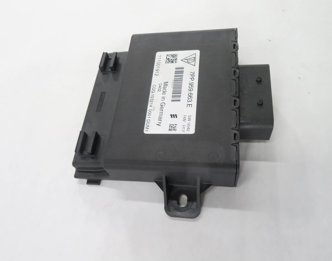 Thumbnail 4: 2016 PORSCHE CAYENNE GTS (958) VOLTAGE CONVERTER CONTROL MODULE