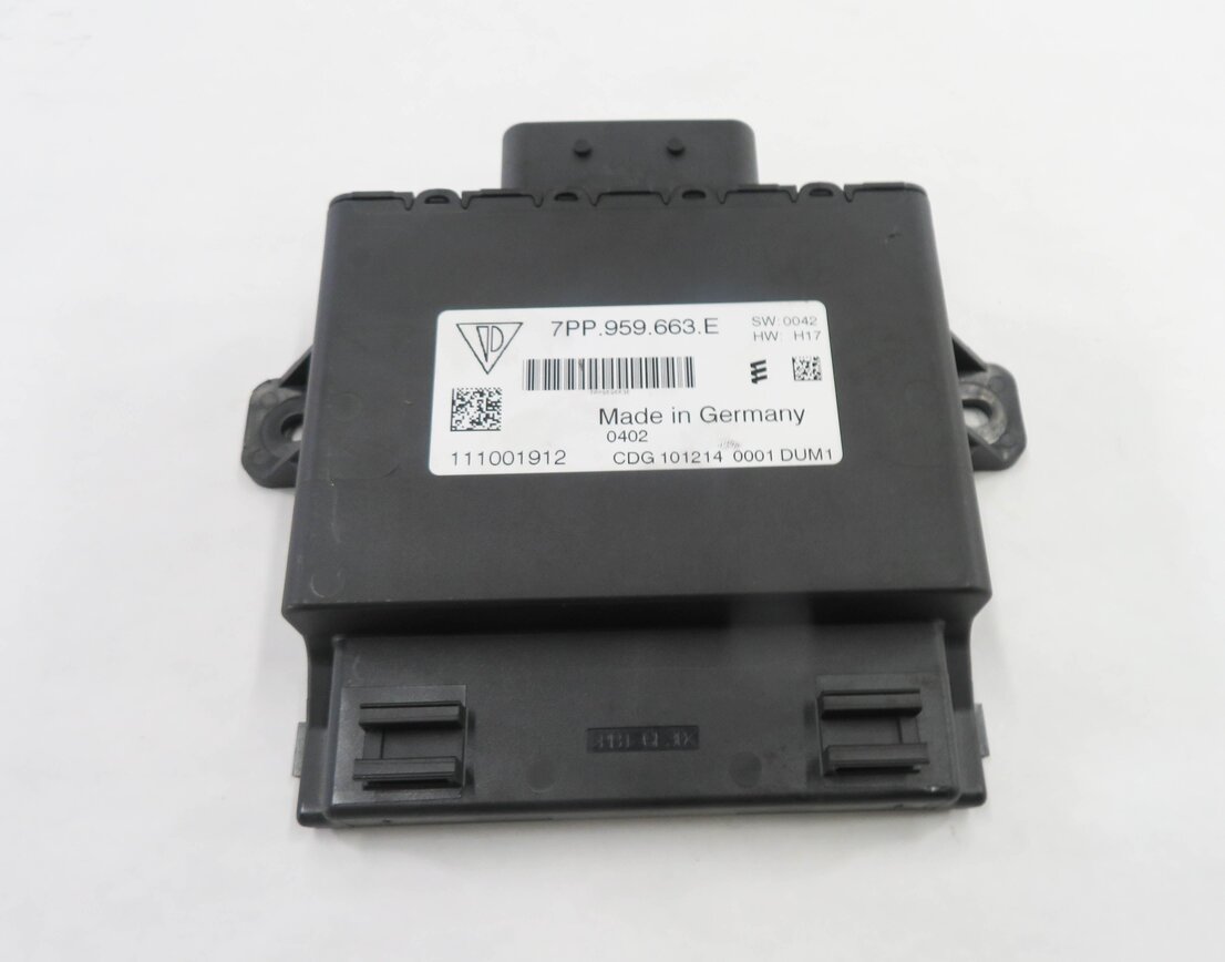 Thumbnail 5: 2016 PORSCHE CAYENNE GTS (958) VOLTAGE CONVERTER CONTROL MODULE
