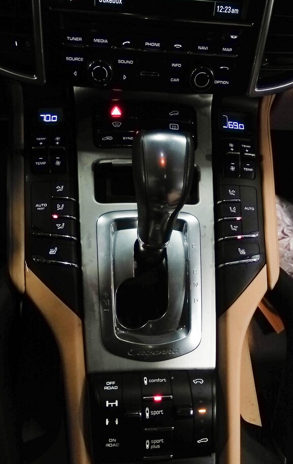 Thumbnail 2: 2011-2018 PORSCHE CAYENNE (958) FRONT HEATER A/C TEMPERATURE CONTROL PANEL