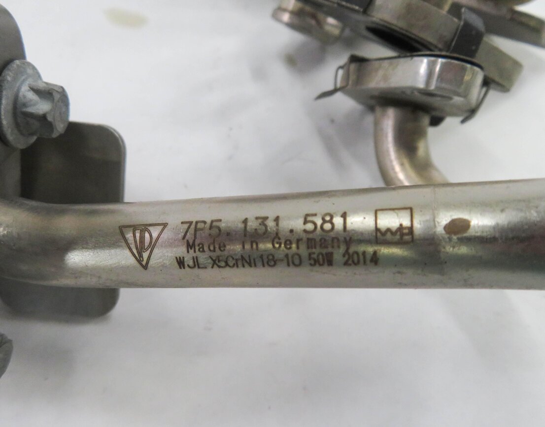 Thumbnail 7: 2016 PORSCHE CAYENNE GTS (958) 3.6L MCX.ZA TURBO - AIR INJECTION CHECK VALVE SET