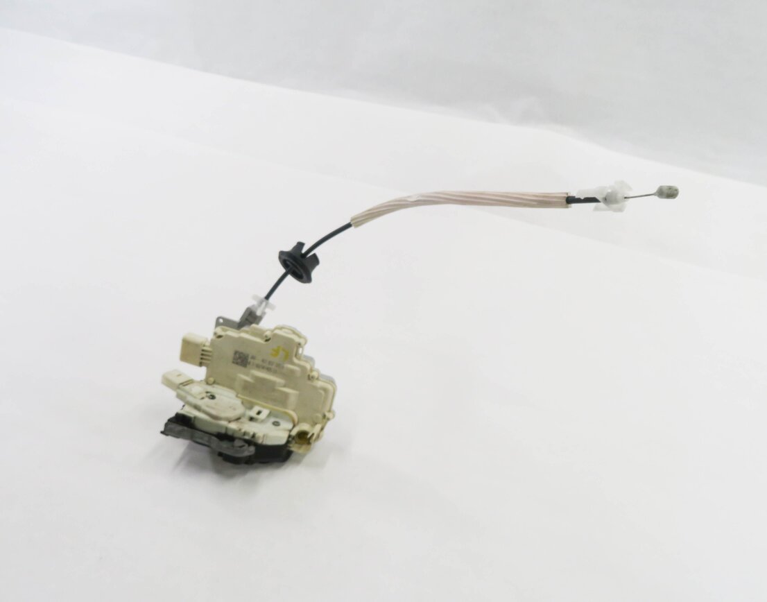 09-18 AUDI / PORSCHE - A4 A5 Q5 S4 TT CAYENNE PANAMERA TOURAEG DRIVER DOOR LATCH