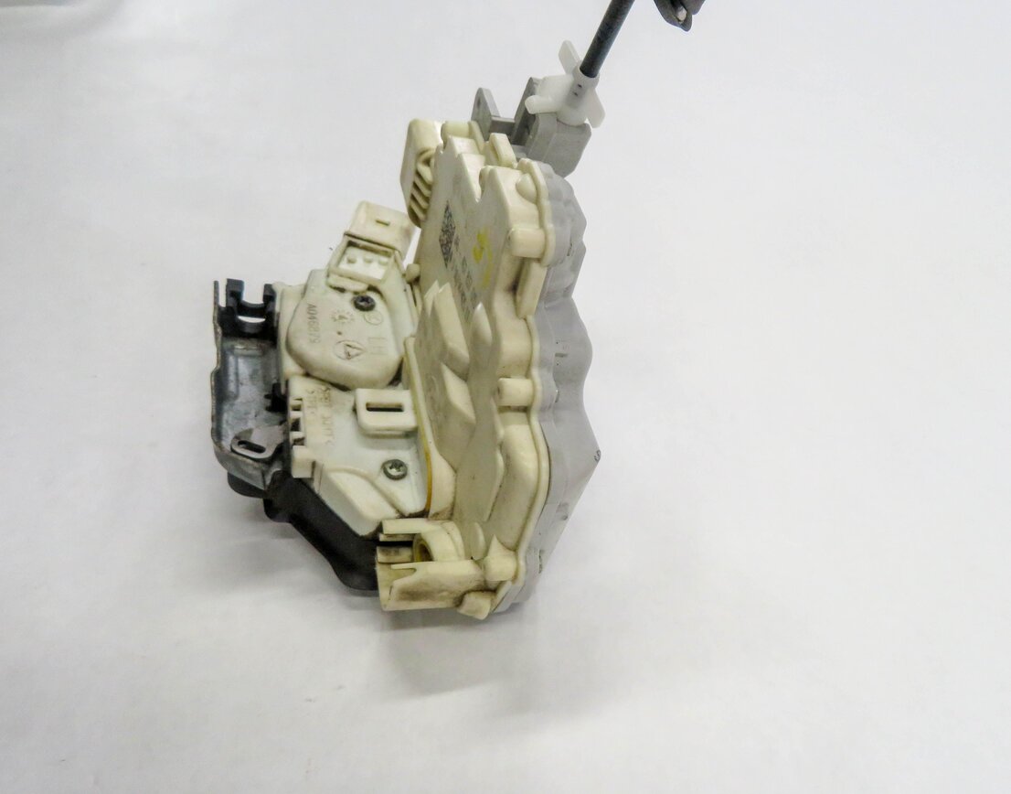 Thumbnail 5: 09-18 AUDI / PORSCHE - A4 A5 Q5 S4 TT CAYENNE PANAMERA TOURAEG DRIVER DOOR LATCH