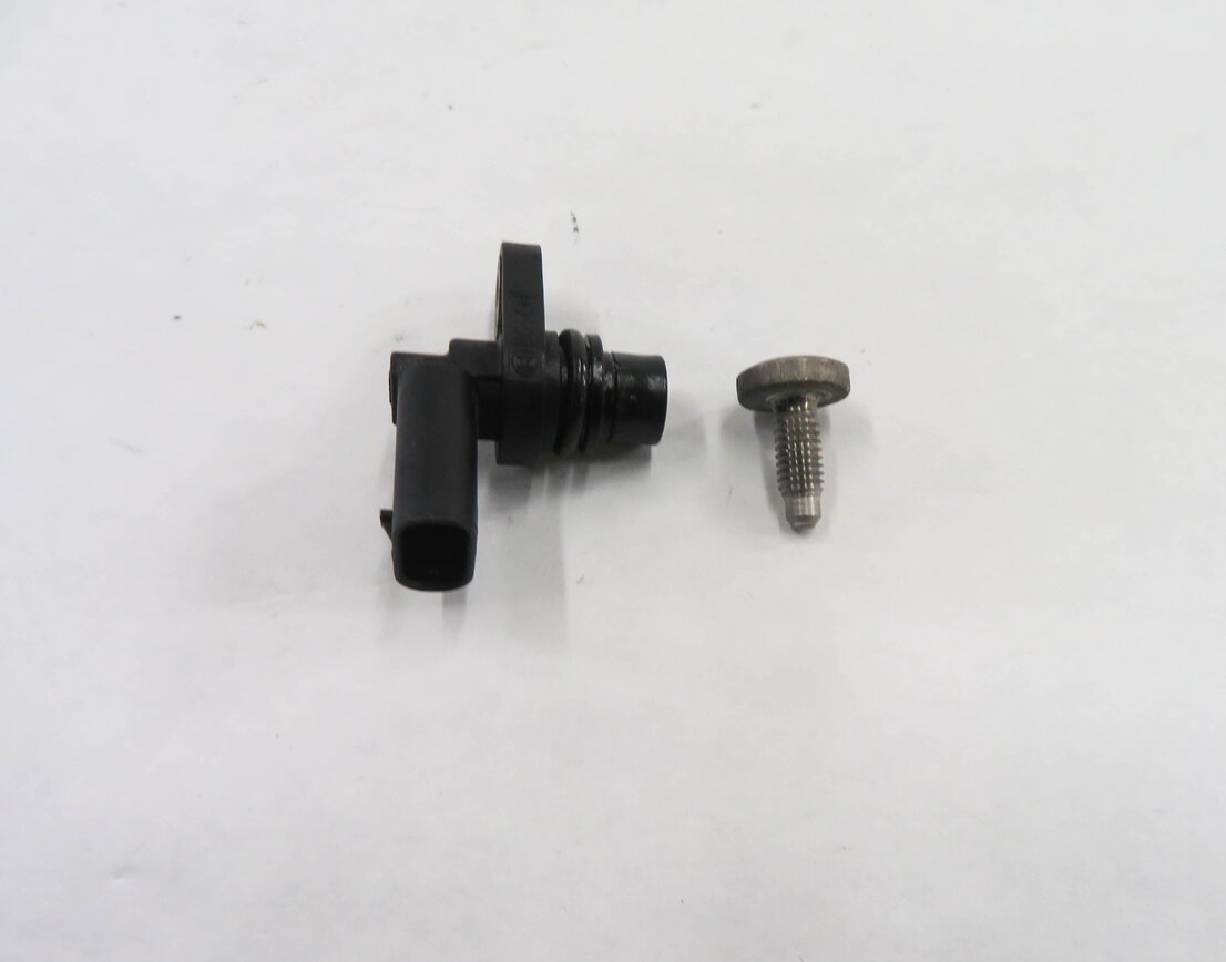 Thumbnail 2: 2016 PORSCHE CAYENNE GTS (958) 3.6L MCX.ZA TURBO - CAMSHAFT CAM POSITION SENSOR