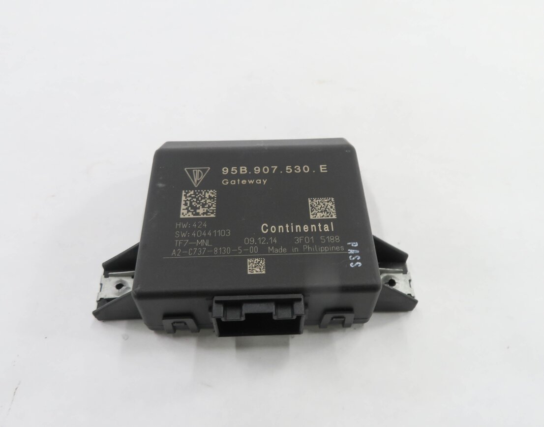 Thumbnail 2: 2016 PORSCHE CAYENNE GTS (958) CENTRAL GATEWAY CONTROL MODULE