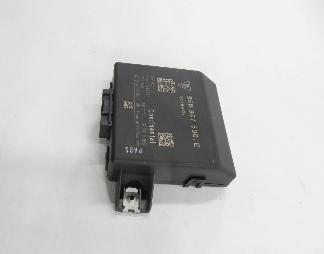 Thumbnail 3: 2016 PORSCHE CAYENNE GTS (958) CENTRAL GATEWAY CONTROL MODULE
