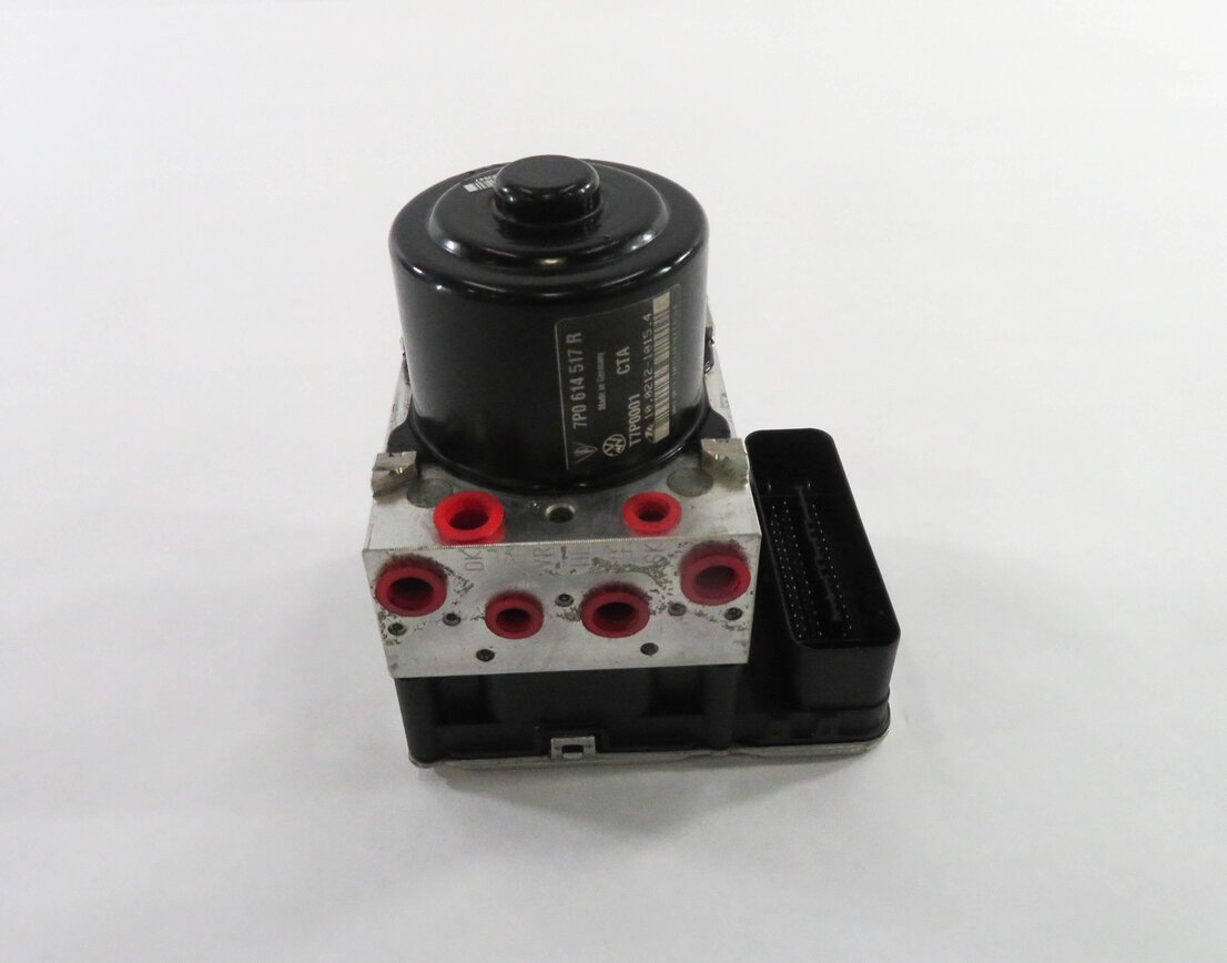 Thumbnail 2: 2015-2018 PORSCHE CAYENNE (958) ABS ANTI LOCK BRAKE PUMP w/ MODULE