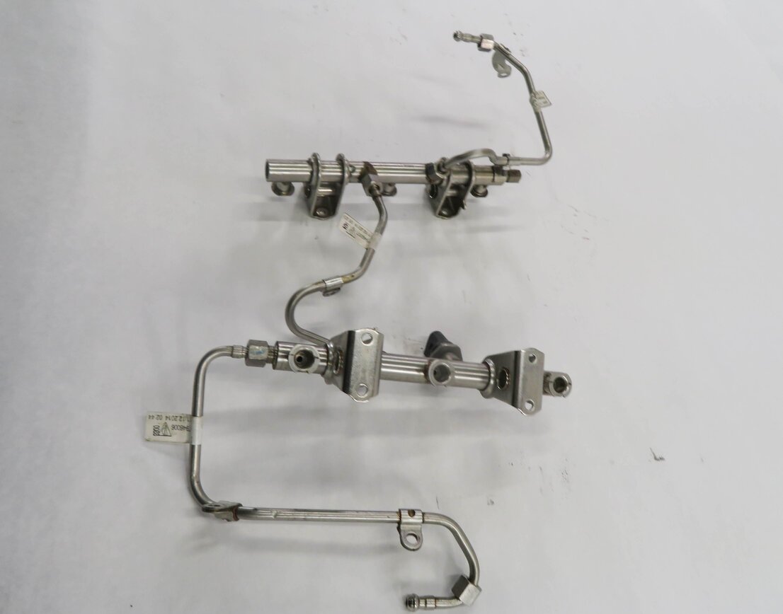 Thumbnail 3: 2016 PORSCHE CAYENNE GTS (958) 3.6L MCX.ZA TURBO ENGINE - FUEL RAIL SET w/ LINES
