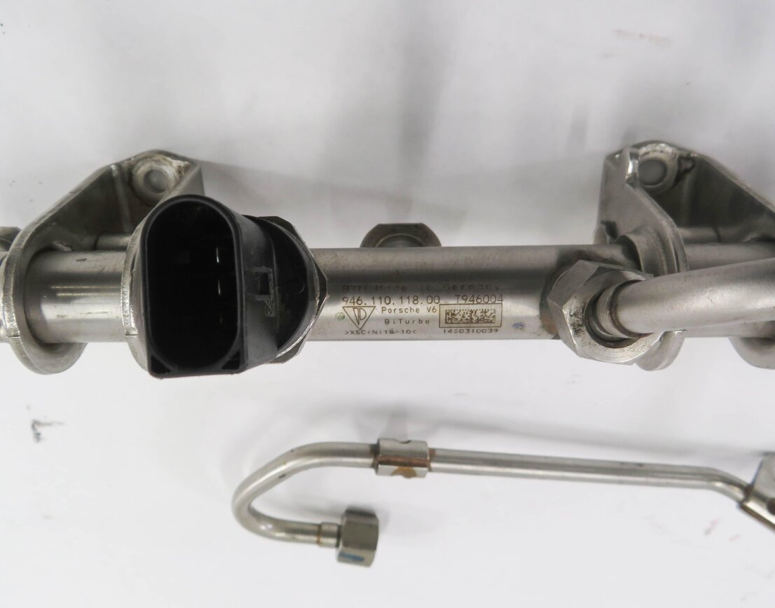 Thumbnail 7: 2016 PORSCHE CAYENNE GTS (958) 3.6L MCX.ZA TURBO ENGINE - FUEL RAIL SET w/ LINES