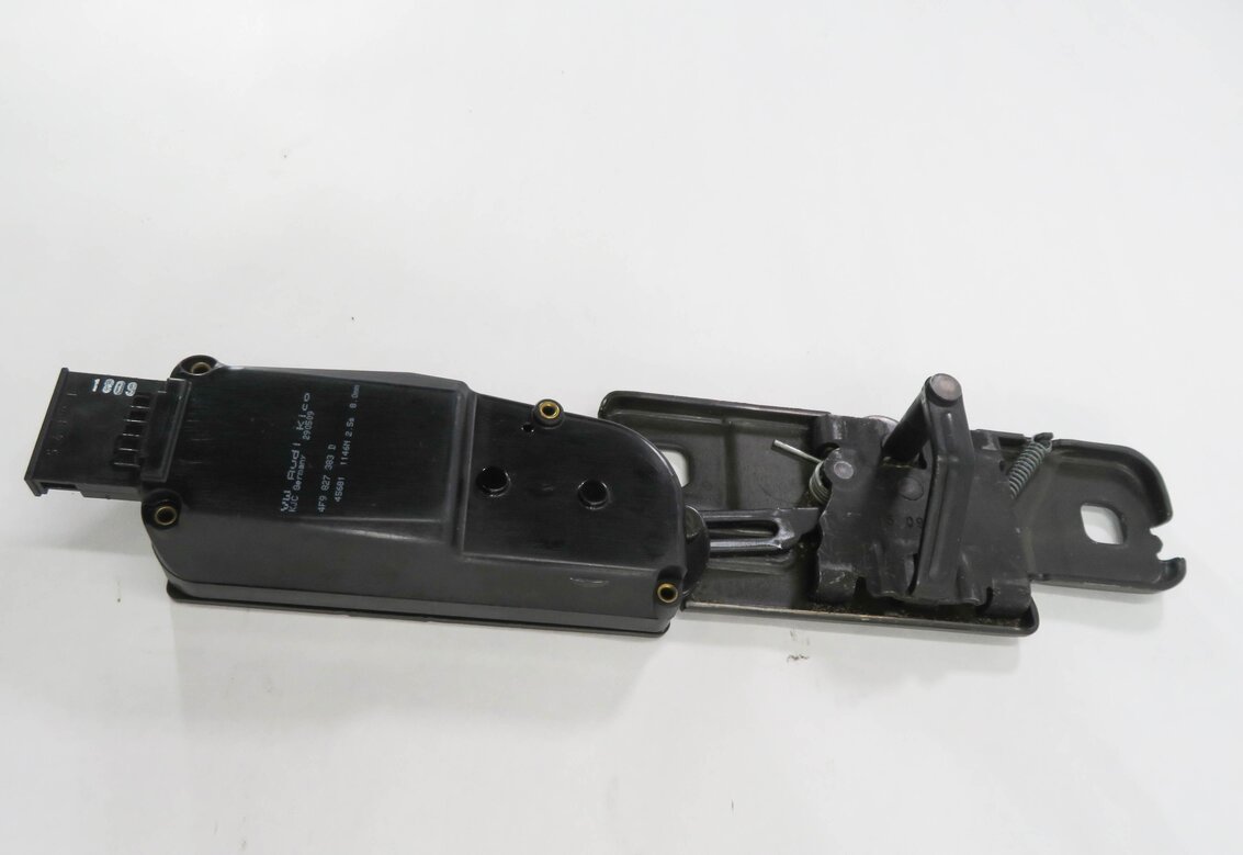 2010 AUDI Q5 (B8 8R) REAR TRUNK LOCK LATCH ACTUATOR STRIKER PLATE