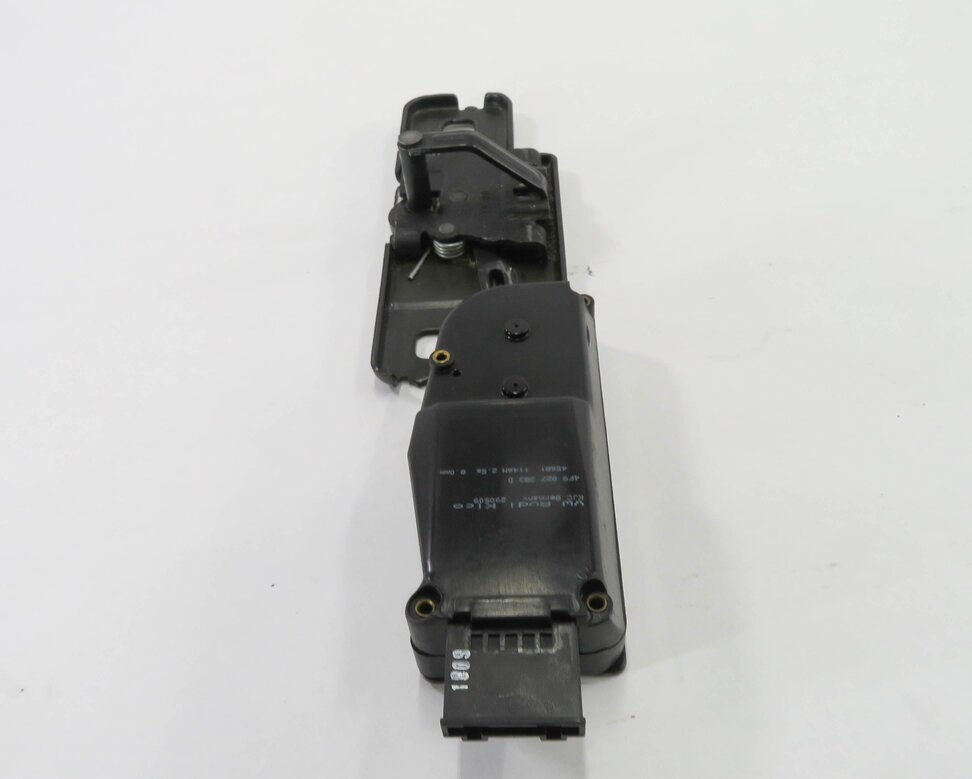 Thumbnail 6: 2010 AUDI Q5 (B8 8R) REAR TRUNK LOCK LATCH ACTUATOR STRIKER PLATE