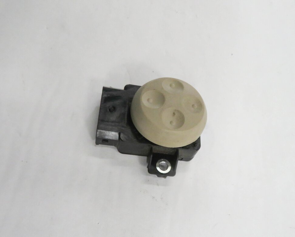 Thumbnail 14: 2010 AUDI Q5 (B8 8R) RIGHT FRONT PASSENGER SEAT ADJUSTMENT SWITCH