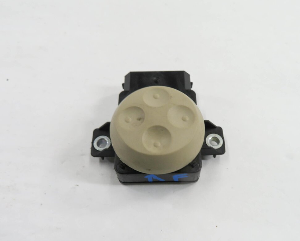 Thumbnail 16: 2010 AUDI Q5 (B8 8R) RIGHT FRONT PASSENGER SEAT ADJUSTMENT SWITCH