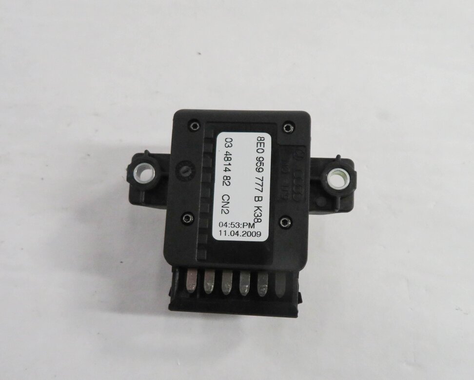 Thumbnail 17: 2010 AUDI Q5 (B8 8R) RIGHT FRONT PASSENGER SEAT ADJUSTMENT SWITCH