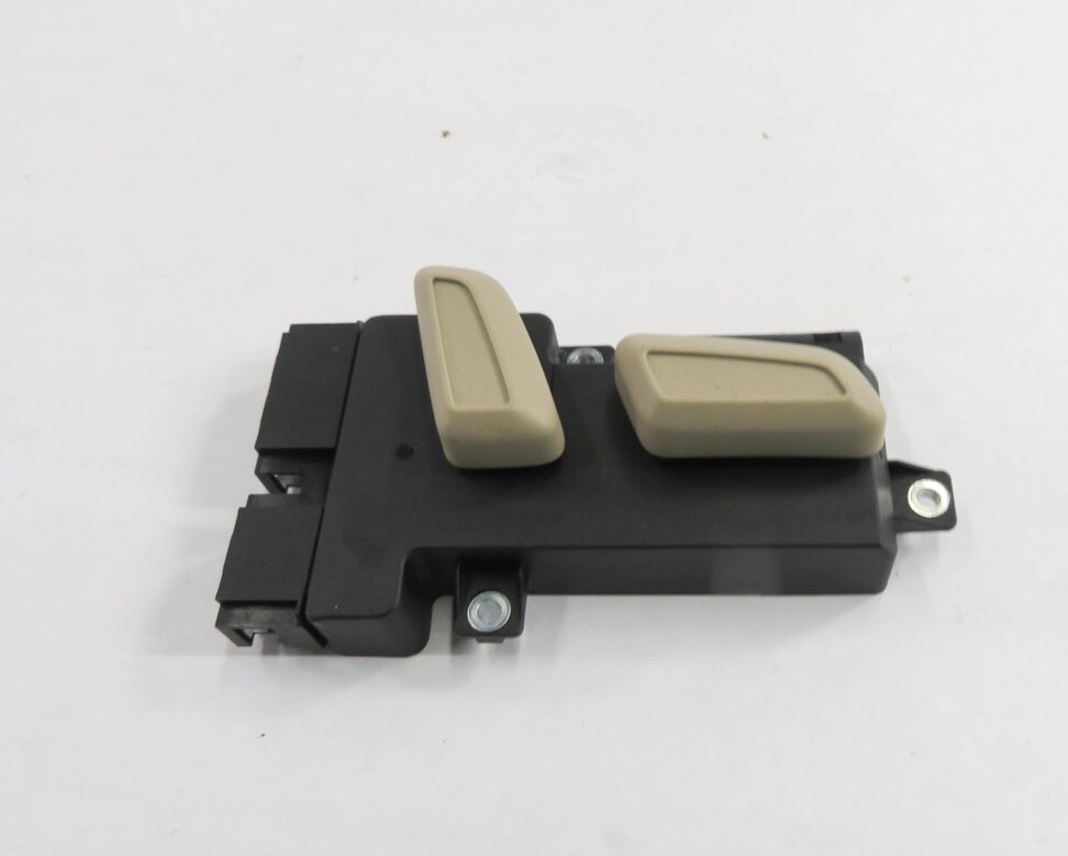 Thumbnail 7: 2010 AUDI Q5 (B8 8R) RIGHT FRONT PASSENGER SEAT ADJUSTMENT SWITCH