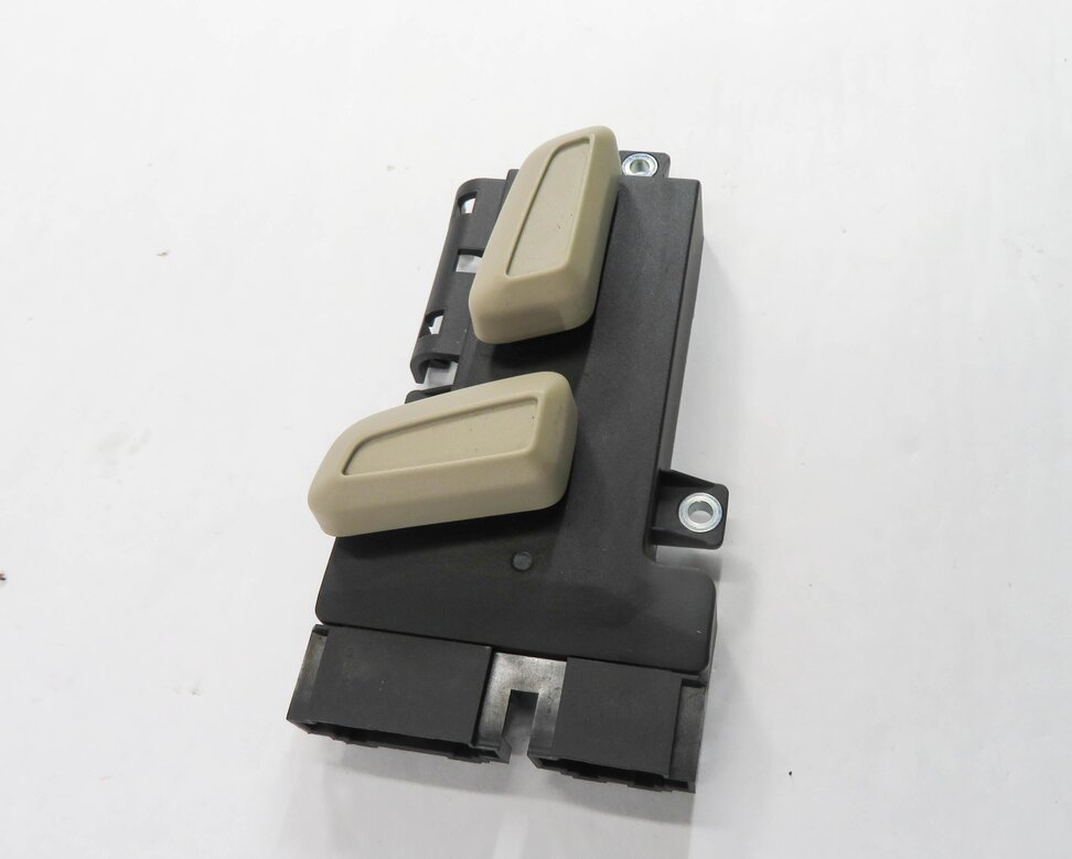 Thumbnail 8: 2010 AUDI Q5 (B8 8R) RIGHT FRONT PASSENGER SEAT ADJUSTMENT SWITCH