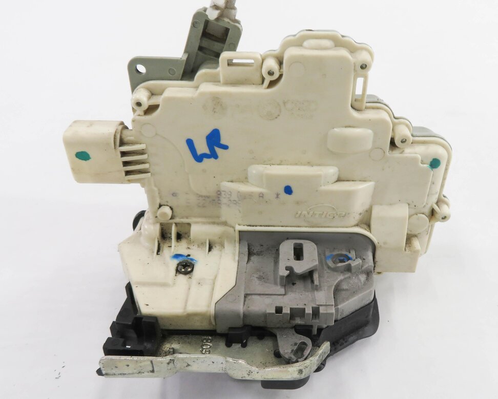 Thumbnail 4: 2010-2020 VW / PORSCHE - A3 A4 A8 S3 S4 Q5 MACAN PANAMERA - LEFT REAR DOOR LATCH