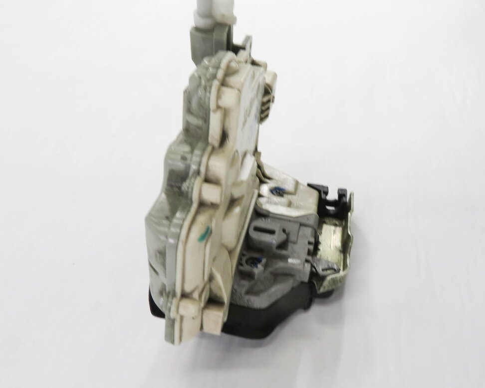Thumbnail 5: 10-20 VW / PORSCHE - A3 A4 A8 S3 S4 Q5 MACAN PANAMERA - RIGHT REAR DOOR LATCH