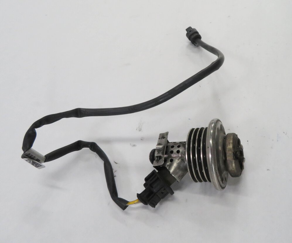Thumbnail 4: 09 MERCEDES ML320 (W164) 3.0L OM642 DIESEL ENGINE - DEF EMISSION FLUID INJECTOR
