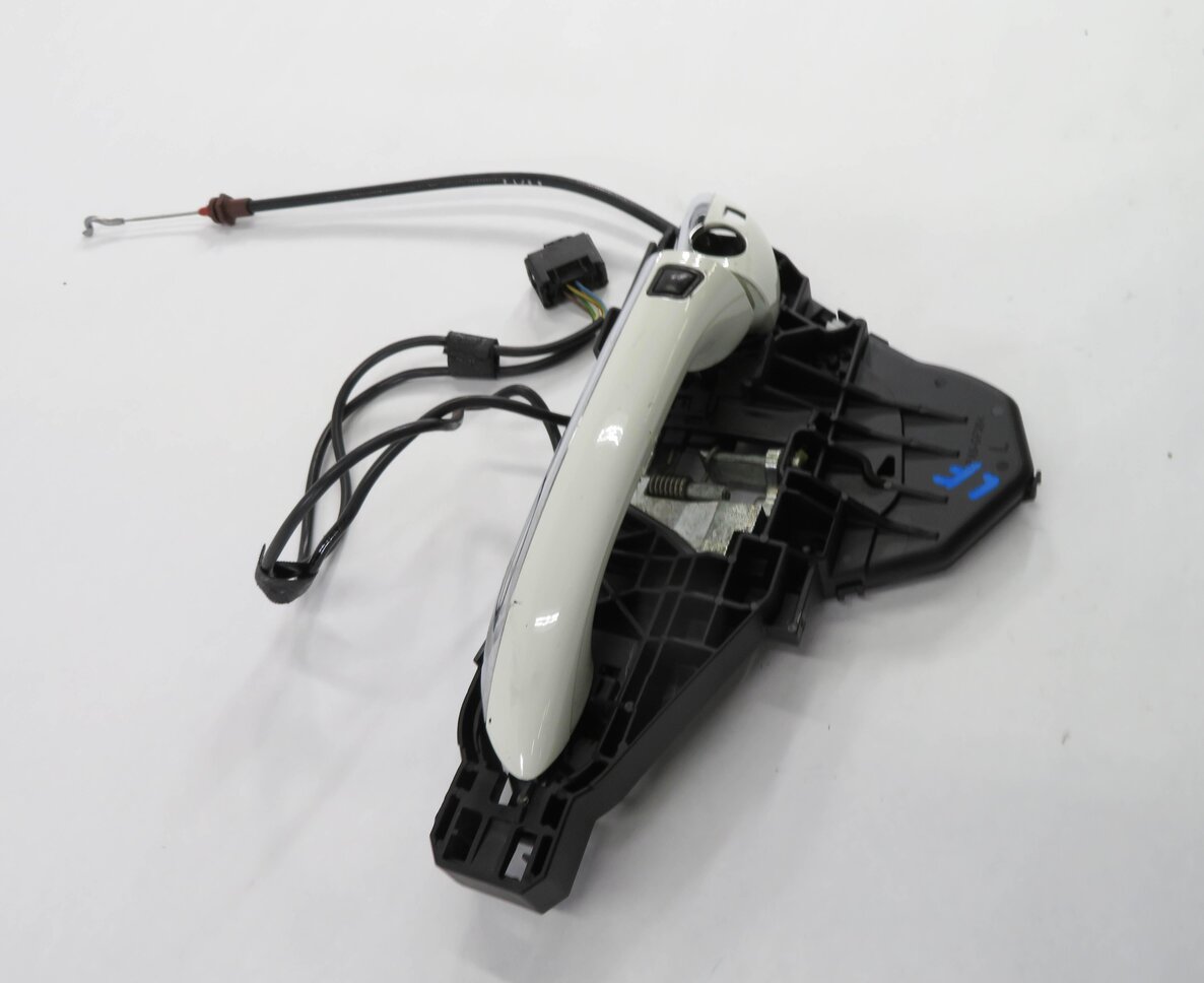 Thumbnail 3: 2009 MERCEDES ML320 (W164) LEFT FRONT DRIVER KEYLESS GO DOOR HANDLE (WHITE 650U)