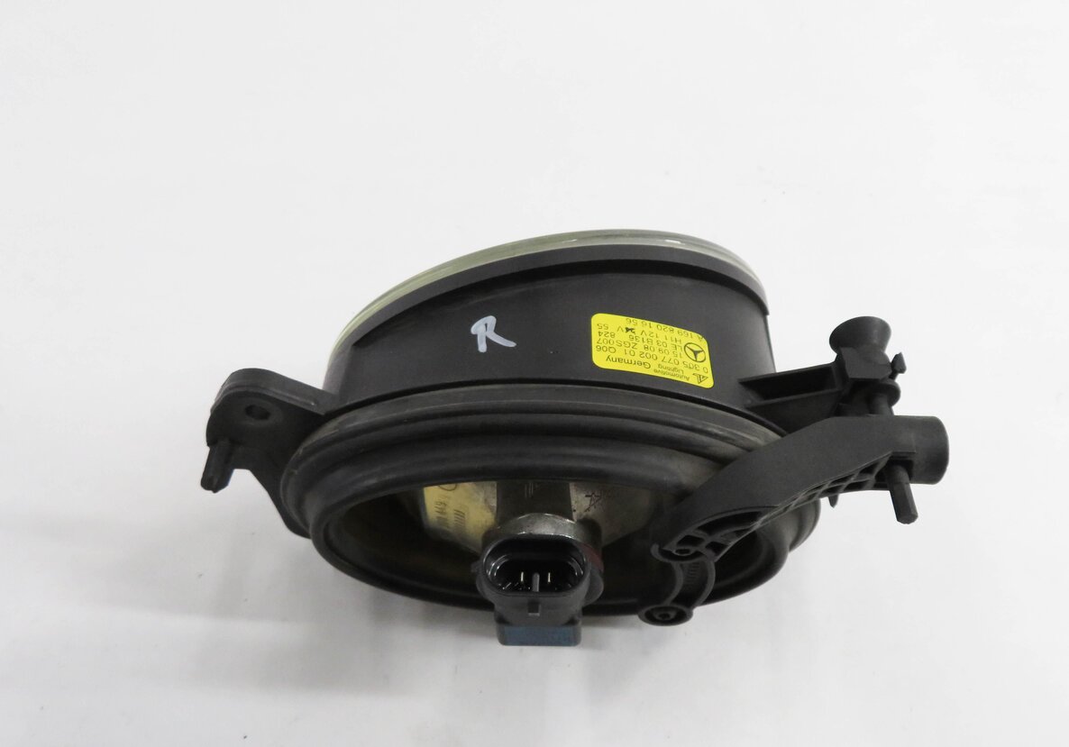 Thumbnail 5: 06-13 MERCEDES C300 C350 GL320 GL450 GL550 ML320 ML350 - RIGHT FOG LIGHT LAMP
