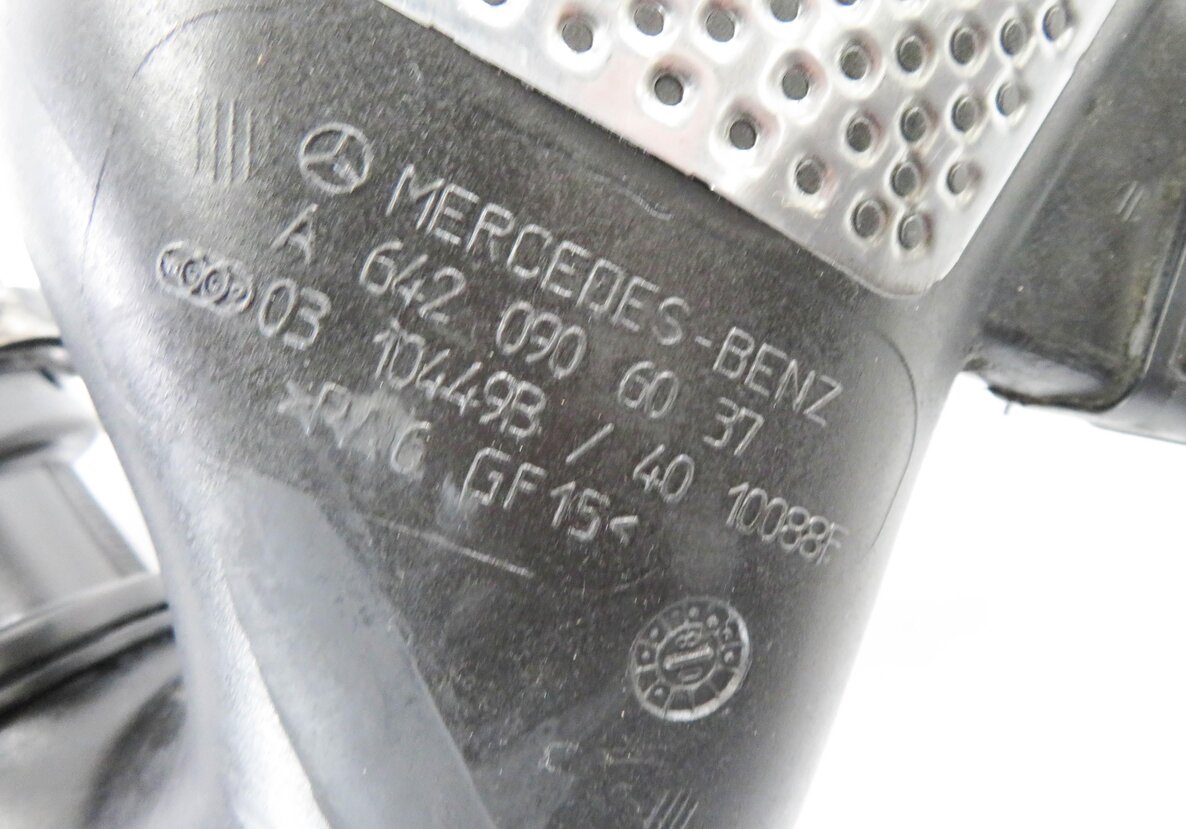 Thumbnail 7: 2009 MERCEDES ML320 (W164) 3.0L OM642 DIESEL ENGINE - AIR INTAKE DUCT w/ SENSORS