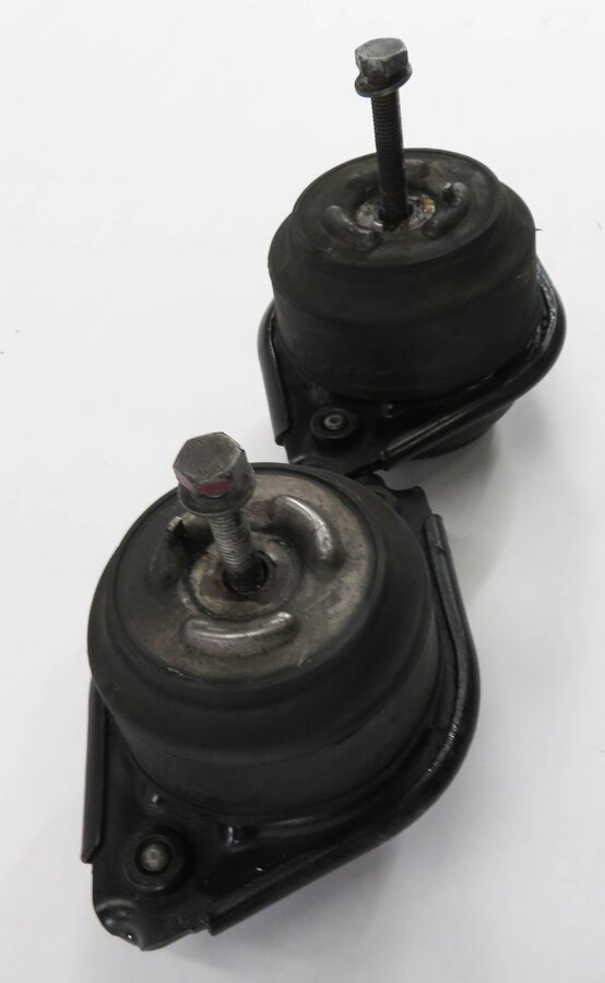Thumbnail 4: 09 MERCEDES ML320 (W164) 3.0L OM642 DIESEL ENGINE - LEFT & RIGHT MOTOR MOUNT SET