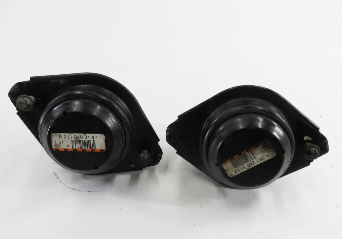 Thumbnail 5: 09 MERCEDES ML320 (W164) 3.0L OM642 DIESEL ENGINE - LEFT & RIGHT MOTOR MOUNT SET
