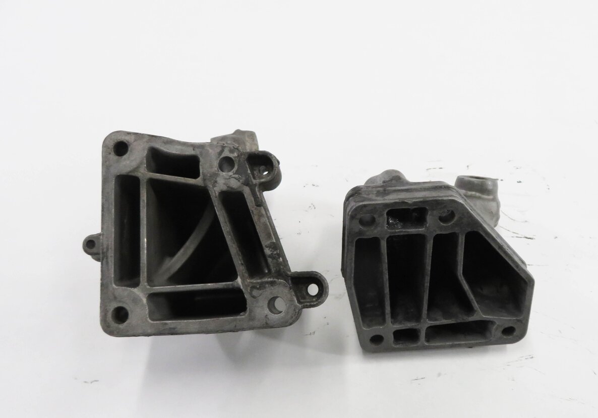 Thumbnail 6: 09 MERCEDES ML320 (W164) 3.0L OM642 DIESEL LEFT & RIGHT ENGINE MOUNT BRACKET SET