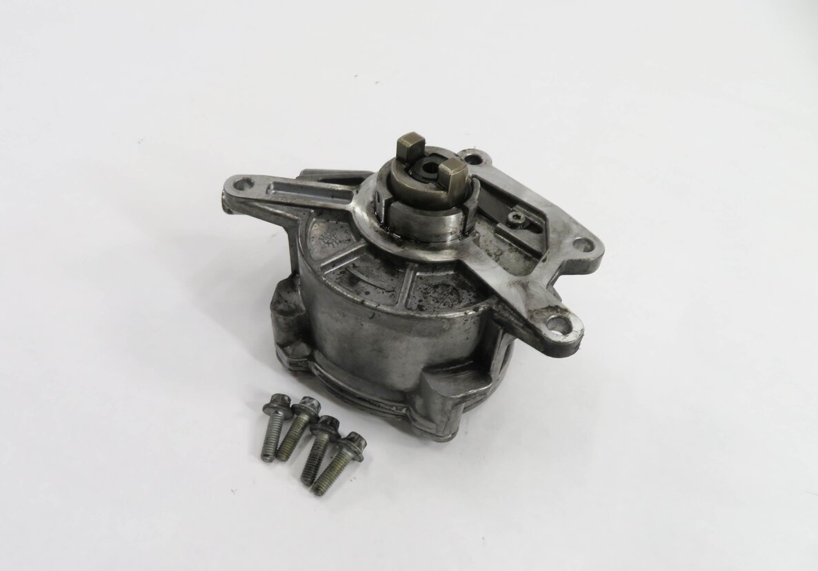 08-13 MERCEDES E320 E350 GL320 GL350 ML320 ML350 R350 - 3.0L DIESEL VACUUM PUMP