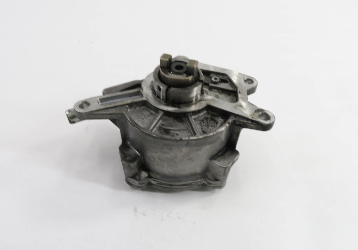 Thumbnail 2: 08-13 MERCEDES E320 E350 GL320 GL350 ML320 ML350 R350 - 3.0L DIESEL VACUUM PUMP