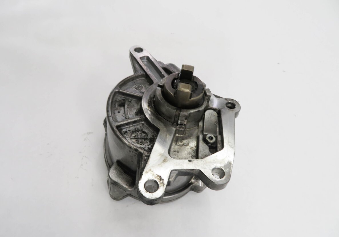 Thumbnail 3: 08-13 MERCEDES E320 E350 GL320 GL350 ML320 ML350 R350 - 3.0L DIESEL VACUUM PUMP