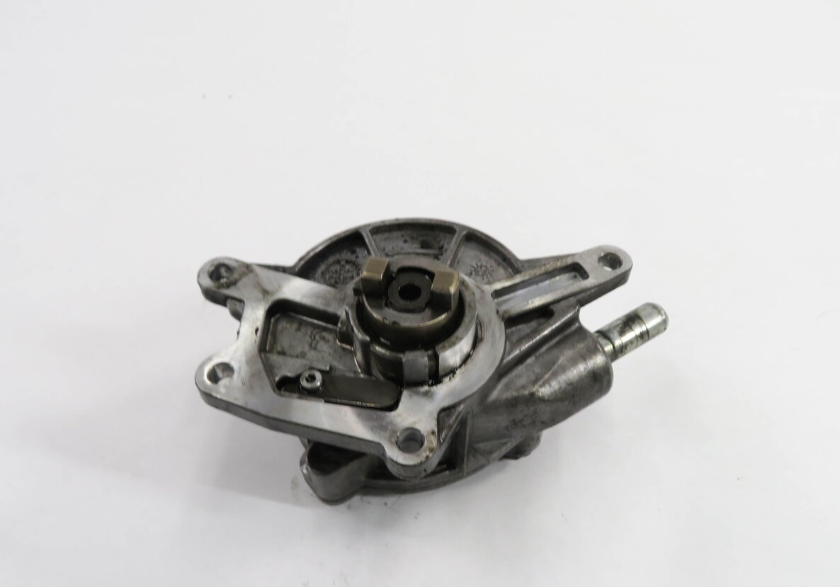 Thumbnail 5: 08-13 MERCEDES E320 E350 GL320 GL350 ML320 ML350 R350 - 3.0L DIESEL VACUUM PUMP