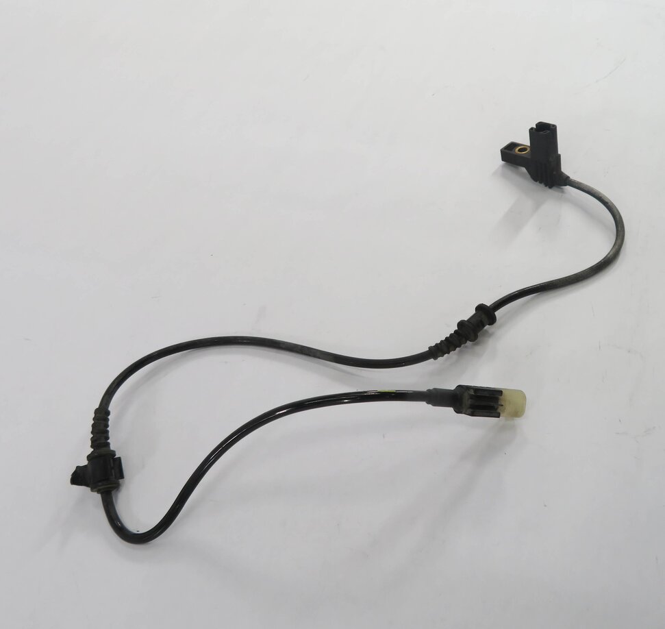 Thumbnail 4: 2010 MERCEDES CLS550 (W219) RIGHT FRONT PASSENGER BRAKE PAD SENSOR HARNESS
