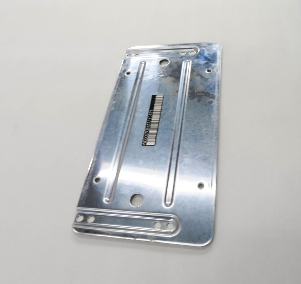 Thumbnail 3: 2010 MERCEDES CLS550 (W219) REAR LICENSE PLATE BASE MOUNT RETAINER BRACKET