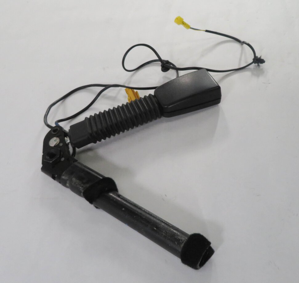 Thumbnail 2: 2009-2011 MERCEDES CLS550 CLS63 AMG (W219) LEFT FRONT DRIVER SEATBELT RECEIVER