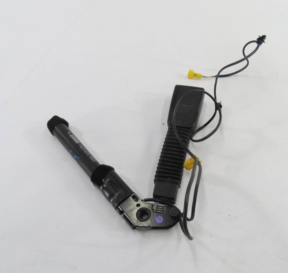 Thumbnail 3: 2009-2011 MERCEDES CLS550 CLS63 AMG (W219) LEFT FRONT DRIVER SEATBELT RECEIVER