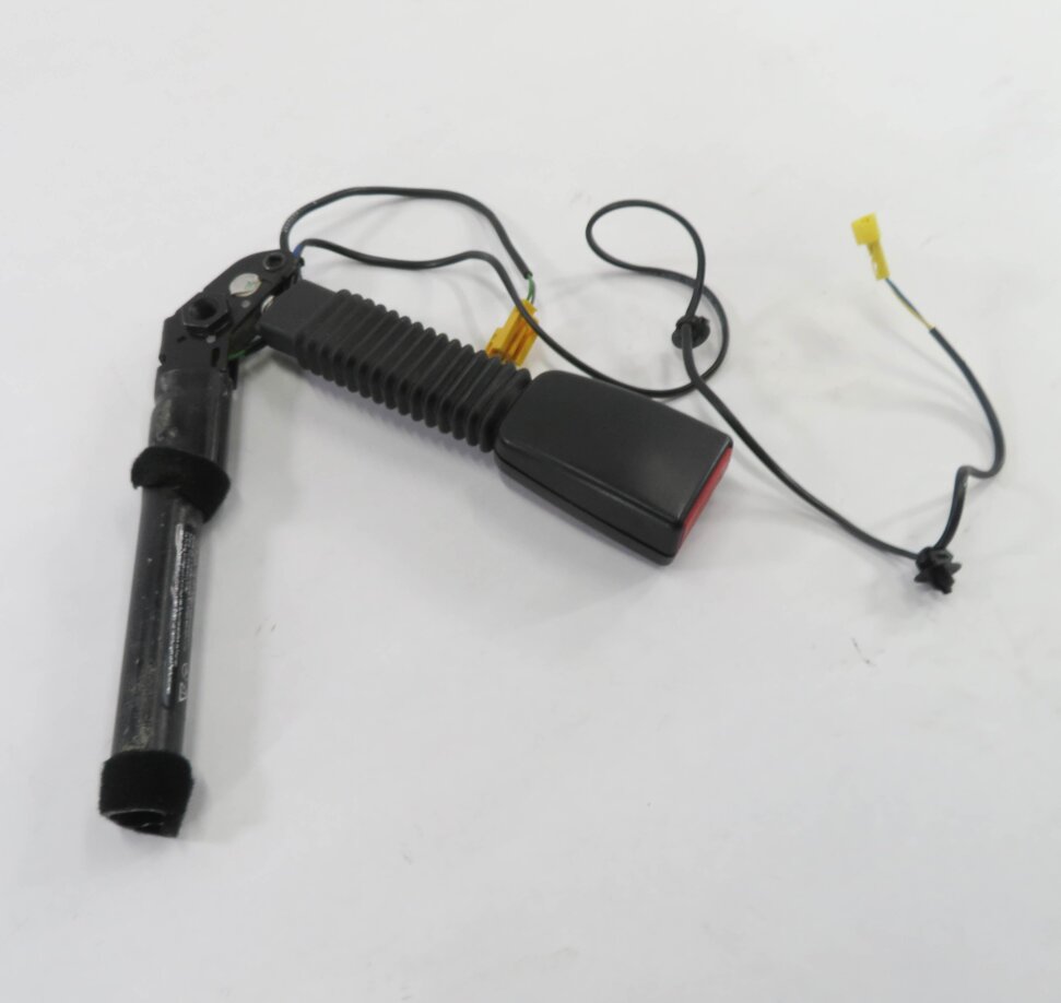 Thumbnail 4: 2009-2011 MERCEDES CLS550 CLS63 AMG (W219) LEFT FRONT DRIVER SEATBELT RECEIVER