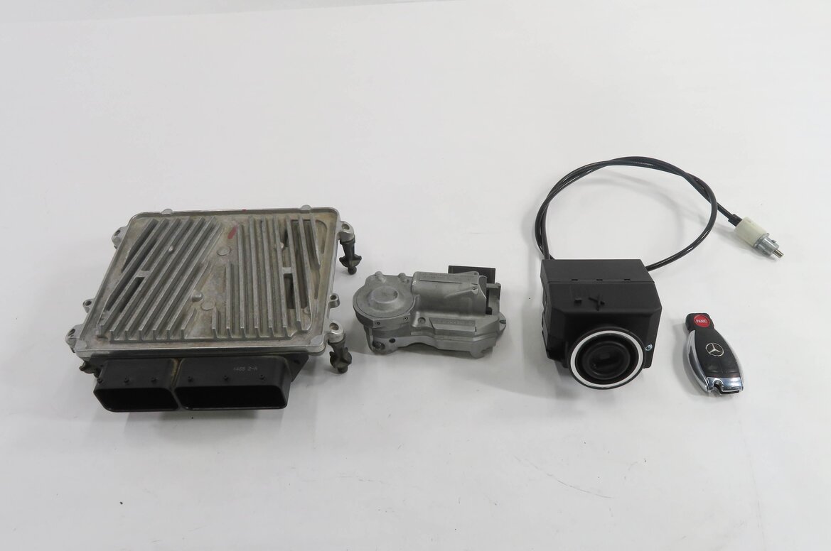 2010 MERCEDES CLS550 (W219) 5.5L ENGINE ECM IGNITION IMMOBILIZER MODULE KEY SET