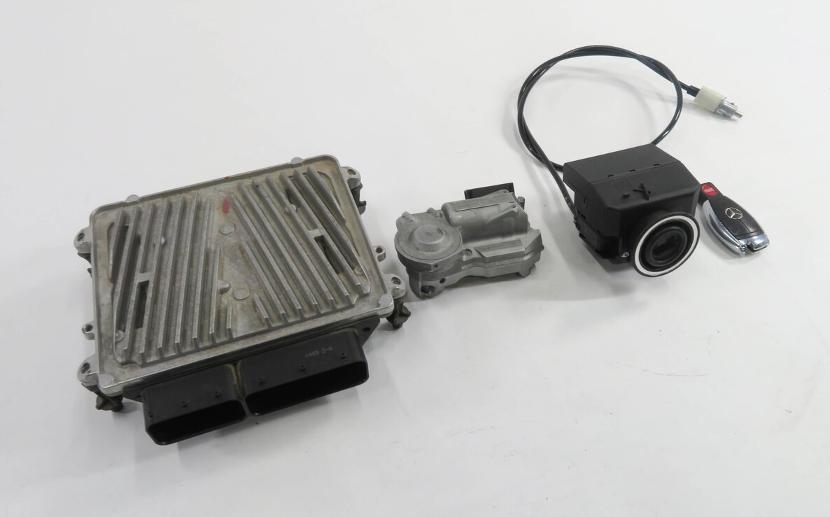 Thumbnail 10: 2010 MERCEDES CLS550 (W219) 5.5L ENGINE ECM IGNITION IMMOBILIZER MODULE KEY SET