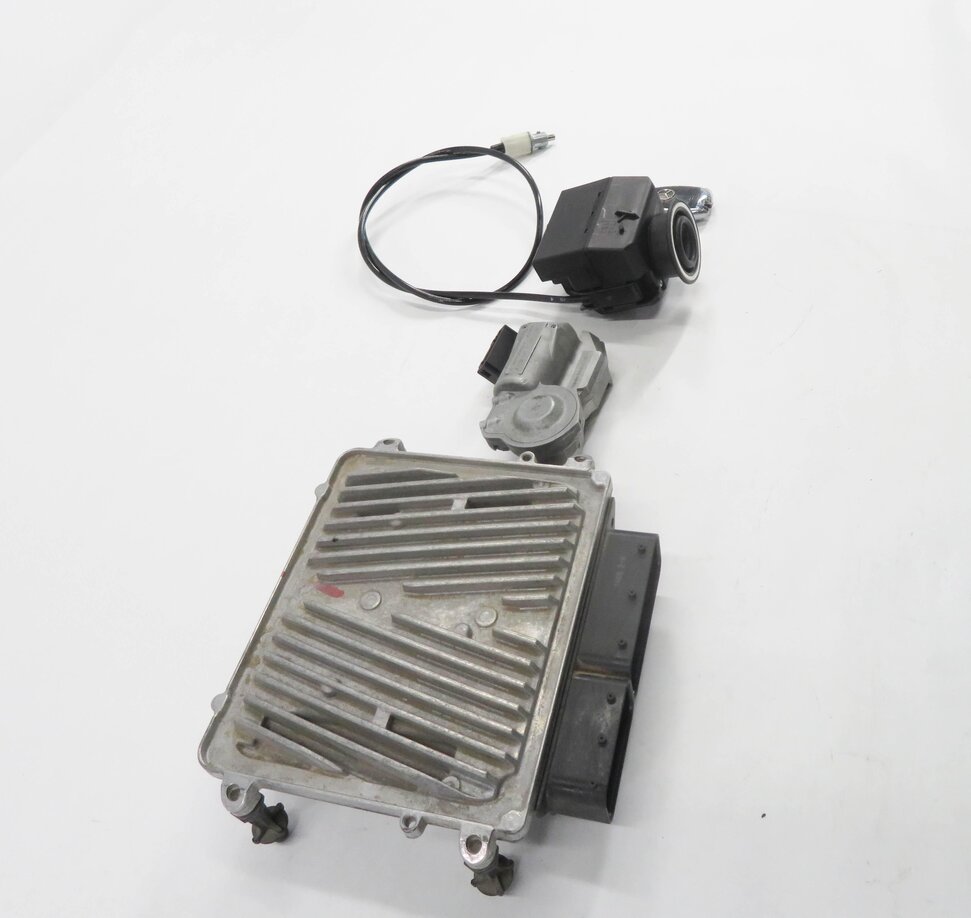 Thumbnail 2: 2010 MERCEDES CLS550 (W219) 5.5L ENGINE ECM IGNITION IMMOBILIZER MODULE KEY SET