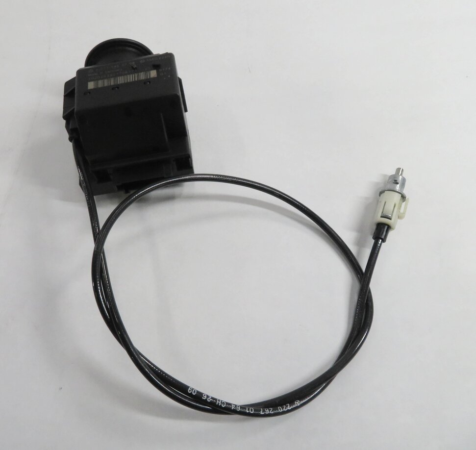 Thumbnail 6: 2010 MERCEDES CLS550 (W219) 5.5L ENGINE ECM IGNITION IMMOBILIZER MODULE KEY SET