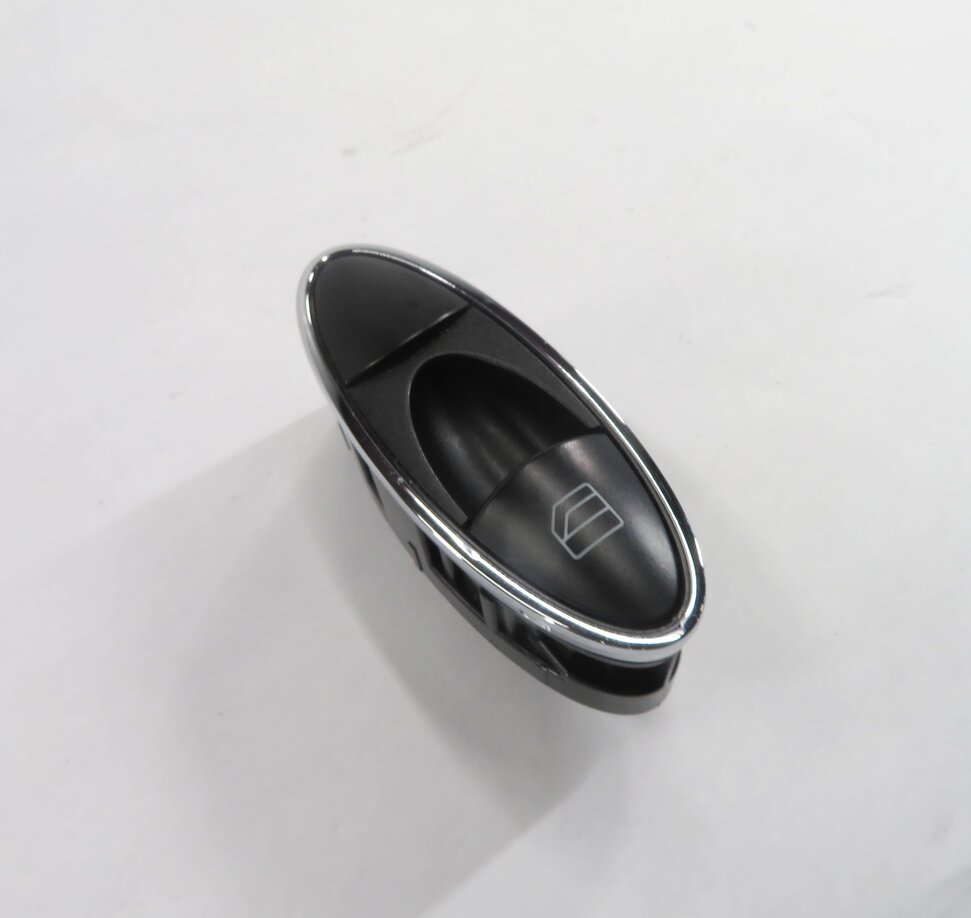 Thumbnail 6: 2010 MERCEDES CLS550 (W219) RIGHT REAR DOOR POWER WINDOW SWITCH BUTTON