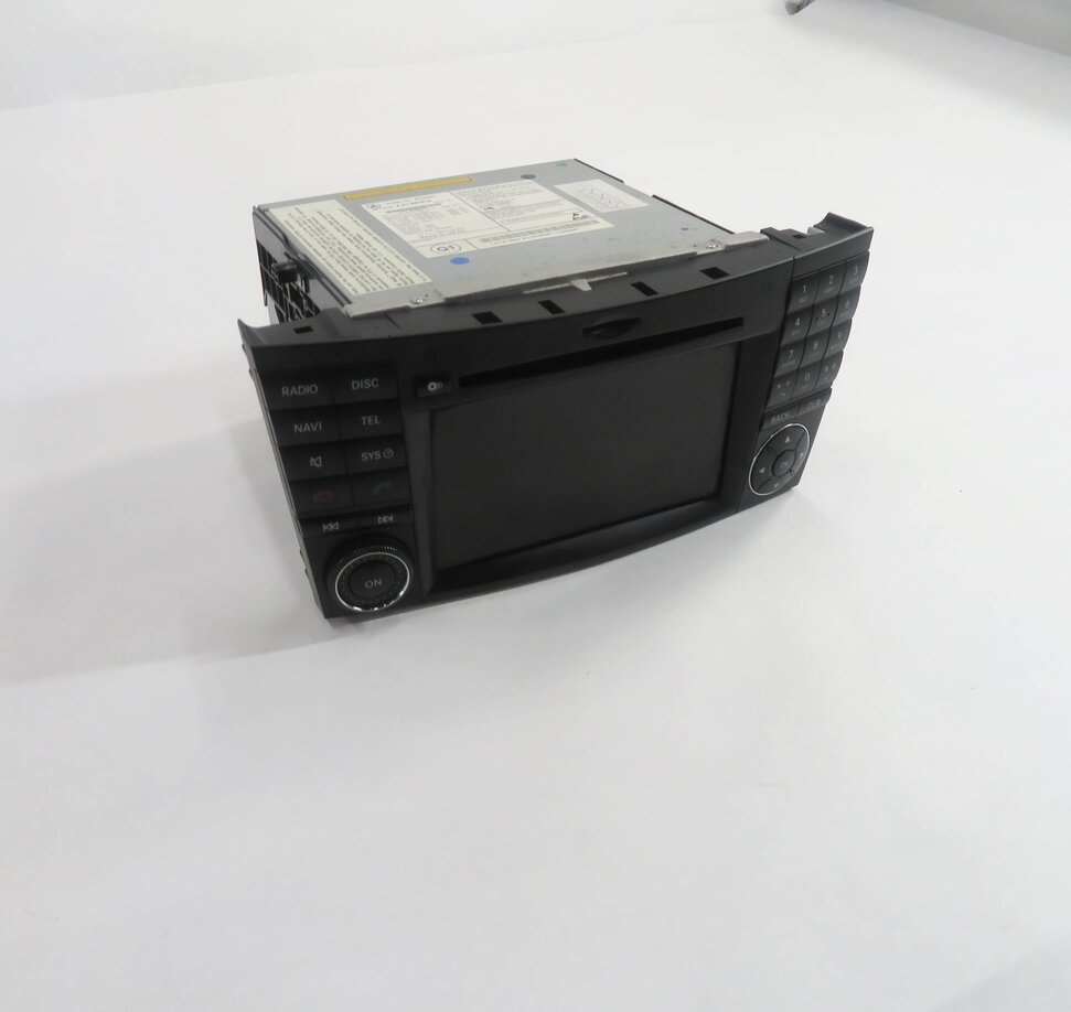 Thumbnail 9: 10-11 MERCEDES CLS550 CLS63 (W219) AM/FM RADIO PHONE NAVIGATION SD CD RECEIVER