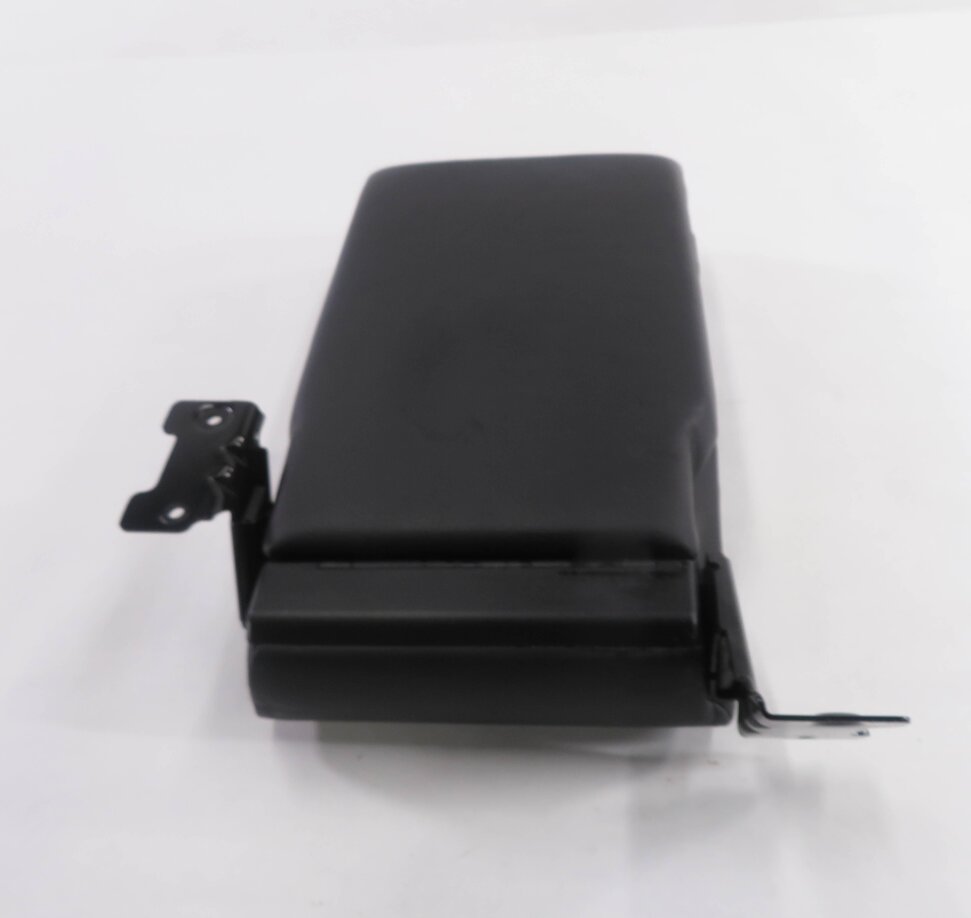 Thumbnail 5: 2010 MERCEDES CLS550 (W219) REAR CENTER CONSOLE ARM REST COMPARTMENT (BLACK)