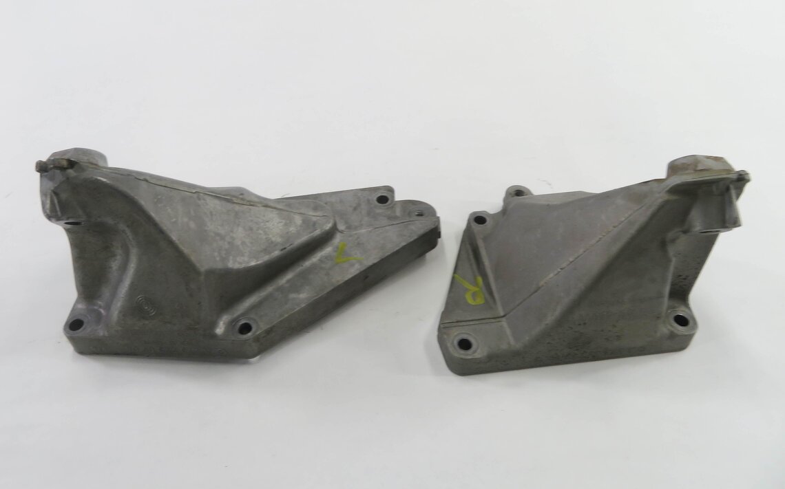 Thumbnail 5: 2010 MERCEDES CLS550 (W219) 5.5L V8 MOTOR LEFT & RIGHT ENGINE MOUNT BRACKET SET