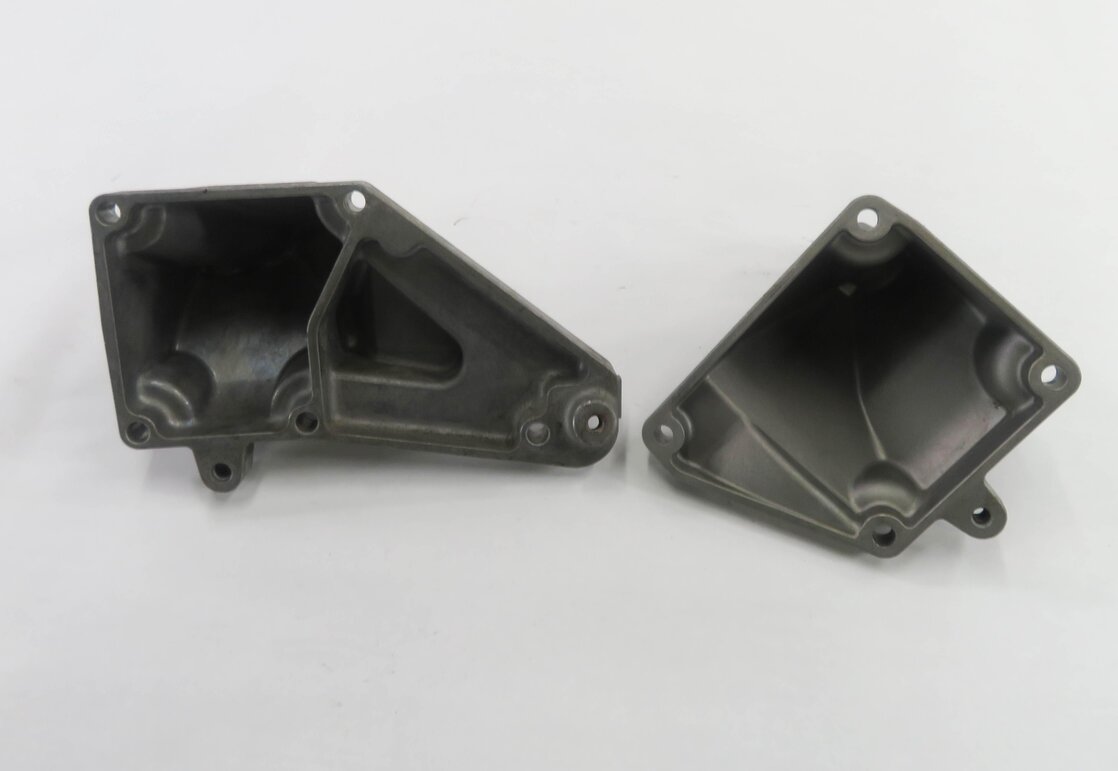 Thumbnail 6: 2010 MERCEDES CLS550 (W219) 5.5L V8 MOTOR LEFT & RIGHT ENGINE MOUNT BRACKET SET