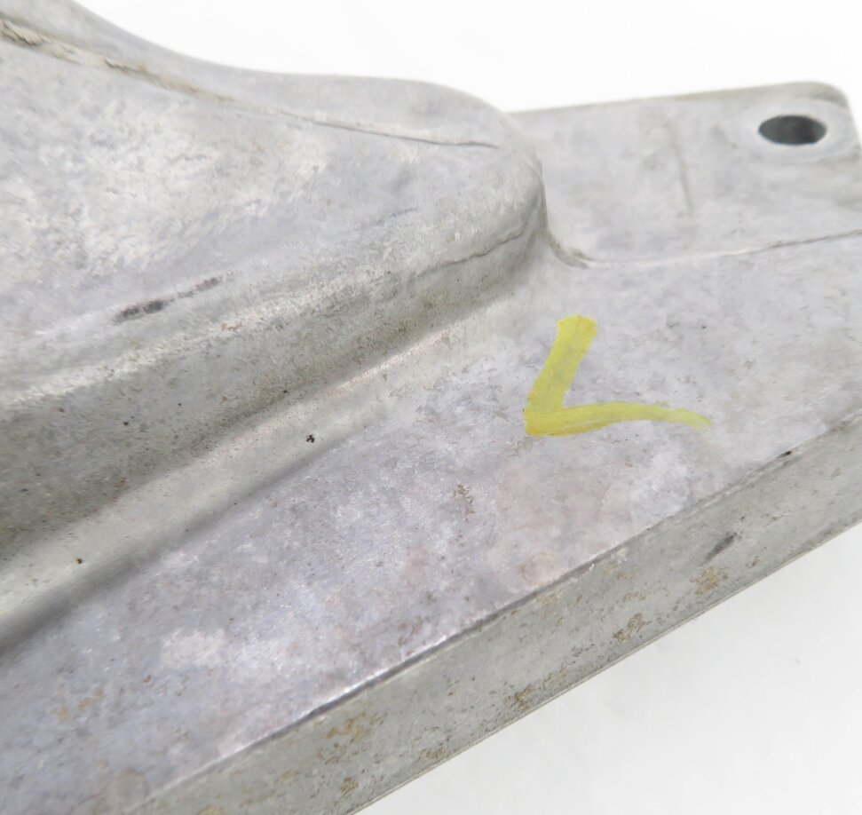 Thumbnail 7: 2010 MERCEDES CLS550 (W219) 5.5L V8 MOTOR LEFT & RIGHT ENGINE MOUNT BRACKET SET