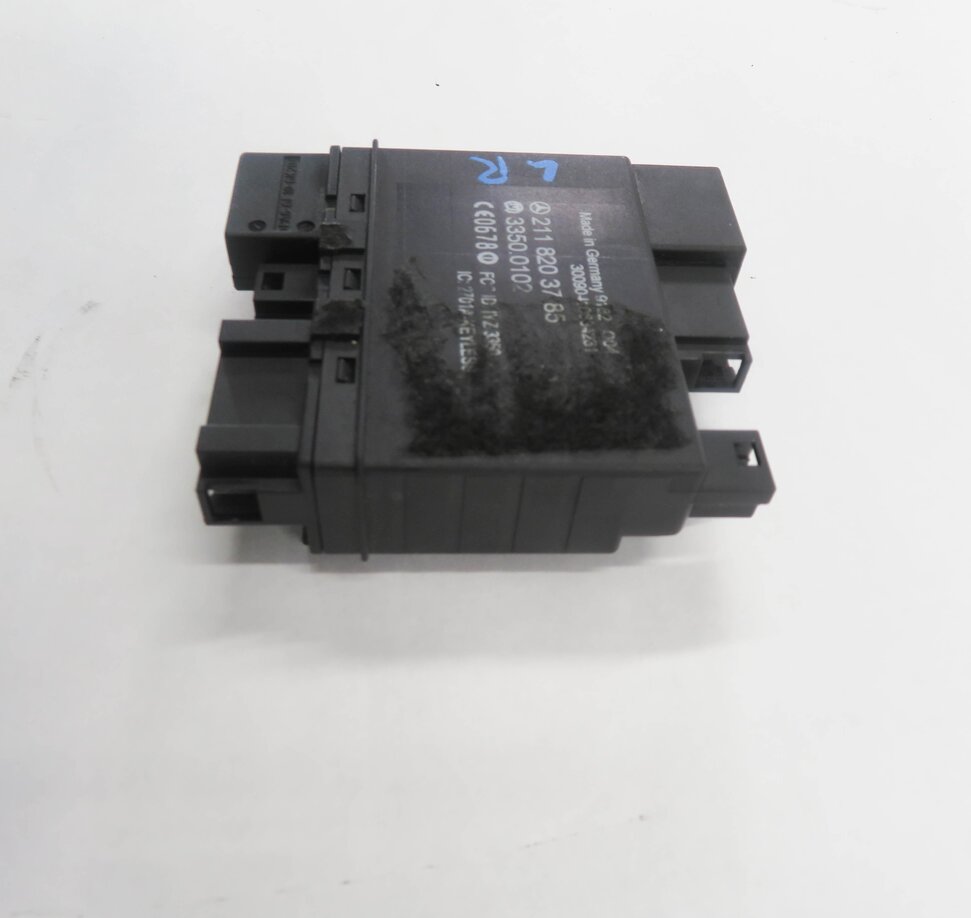 Thumbnail 2: 2010 MERCEDES CLS550 (W219) LEFT REAR DOOR KEYLESS ENTRY CONTROL MODULE