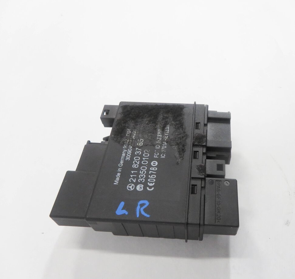 Thumbnail 3: 2010 MERCEDES CLS550 (W219) LEFT REAR DOOR KEYLESS ENTRY CONTROL MODULE